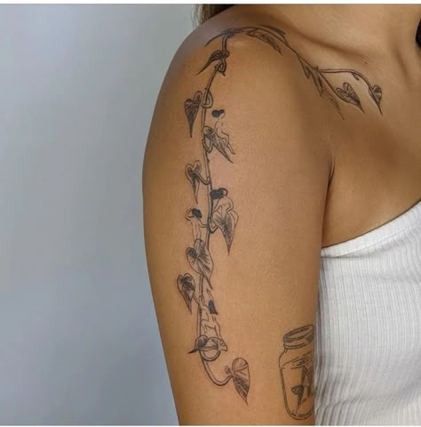 Collarbone Tattoo Ideas, Collar Bone Tattoo For Men, Ivy Tattoo, Collarbone Tattoo, Bone Tattoo, Wrap Tattoo, Tattoo Spots, Bone Tattoos, Vine Tattoos