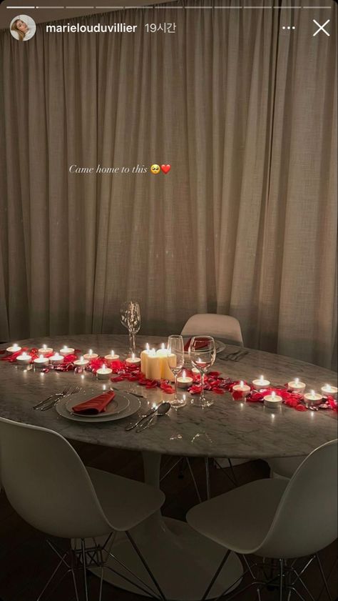 Dinner Date Set Up At Home, At Home Massage Date Night Set Up, Romantic Dinner At Home Decorations Table Settings Date Nights, Husband Surprise Ideas, Romantic Surprise For Him At Home, Date Night At Home Decor, Romantic Dinner At Home Set Up, Dinner Night At Home, Dinner Table Aesthetic