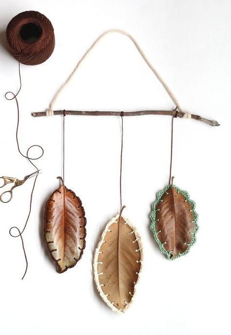 Dry Leaf Art, Tech Wallpaper, Diy Wedding On A Budget, Natural Kids, Popular Crafts, Large Paper Flowers, Crochet Leaves, Mason Jar Crafts Diy, Leaf Crafts