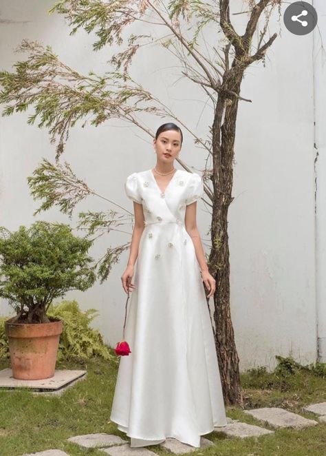 Event Dresses Elegant, Filipiniana Wedding Dress, Aesthetic Bride, Allure Wedding Dresses, Lace Princess Wedding Dresses, Plain Wedding Dress, Women Suits Wedding, Simple Wedding Gowns, Bride Dress Simple