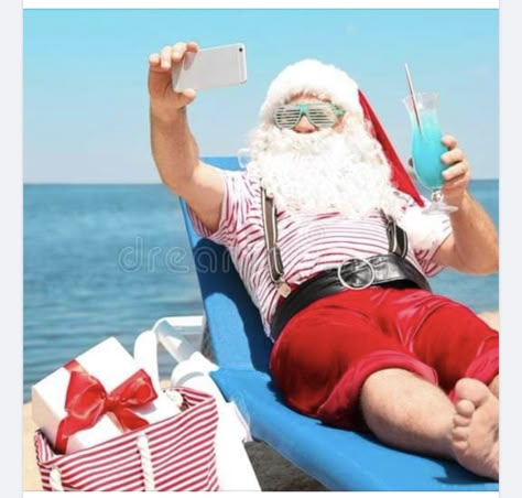 Santa On Vacation, Christmas Family Pics, Santa At The Beach, Santa On The Beach, Beard Competition, Hawaiian Santa, Coca Cola Santa Claus, Tropical Santa, Elf Printables