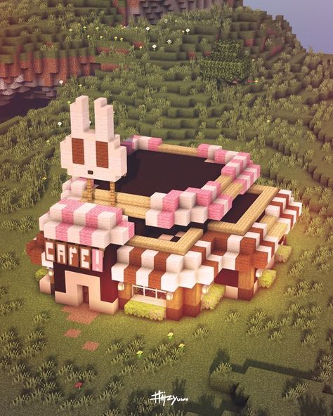 Minecraft Cafe Tables, Cute Cafe Minecraft, Cute Minecraft Building Ideas Pink, Minecraft Building Ideas Kawaii, Mincraft Bulds Idea, Minecraft Kawaii House, Minecraft Cat Build, Kawaii Minecraft Houses, Cat Cafe Minecraft