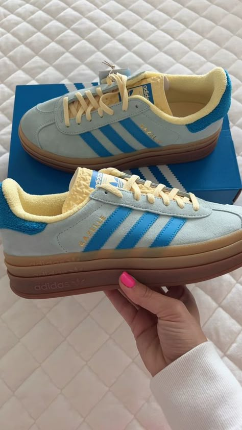 shoes Cutw Shoes, Adidas Samba Gazelle, Cute Shoe Ideas, Gazelle Adidas Shoes, Outfits With Adidas Gazelle Bold, Outfits With Gazelle Adidas, Shoes With Outfits, Gazelles Adidas, 2024 Sneakers