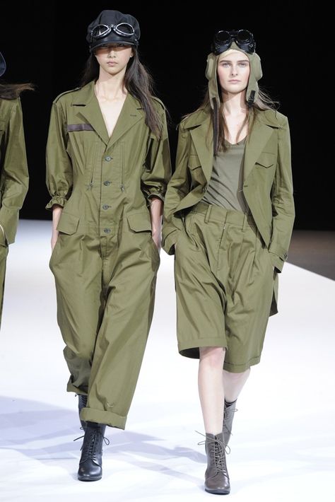 The characters look! Yohji Yamamoto RTW Spring 2013 Military Style, Military Style Utility Jacket For Streetwear, Military Utility Jacket For Streetwear, Cotton Military Utility Jacket, Army Look, Military Inspired Fashion, Military Looks, Camo Fashion, Military Inspired