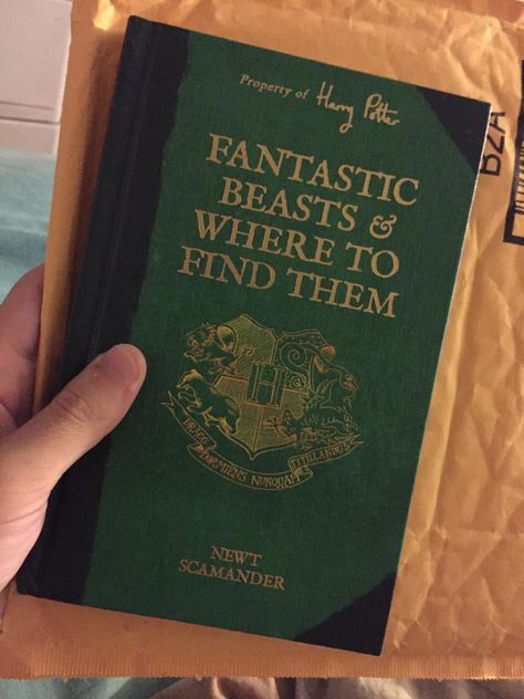 Fantastic Beasts and Where to Find Them: Newt Scamander, J.K. Rowling: 9781338132311: Amazon.com: Books Fantastic Beasts And Where To Find Them Book, Fantastic Beasts Aesthetic, Fantastic Beasts Book, Harry Potter Life, Strange Creatures, Newt Scamander, Weird Creatures, J K Rowling, Christmas 2014