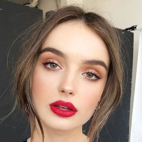 Bridal Makeup For Brown Eyes, Wedding Makeup Tips, Red Lip Makeup, Hooded Eye Makeup, Spring Racing, Braut Make-up, Simple Eye Makeup, How To Apply Eyeliner, Trendy Makeup