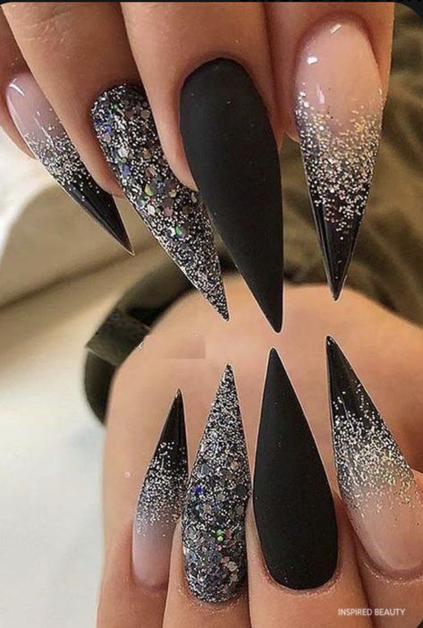 Black Acrylic Nail Designs, Long Nail Art, Solid Color Nails, Stiletto Nail Art, Black Acrylic Nails, Modern Nails, Colorful Nails, Stiletto Nails Designs, Holographic Nails