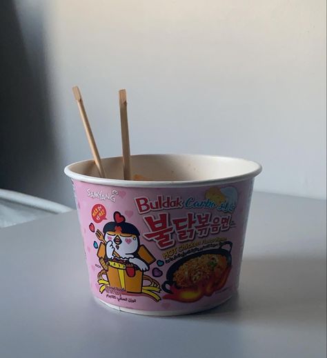 Ramen Cup Noodles Aesthetic, Ramen Cup Aesthetic, Ramen Cup, Korean Noodles, Food Japan, Cup Noodles, University Life, Yummy Comfort Food, Japanese Snacks