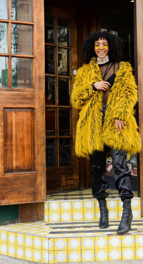 Yellow Fur Coat, Winter Street Styles, Botas Cowboy, Winter Street Style, Wool Winter Coat, Winter Street, Eclectic Fashion, Dressed To Kill, Coat Outfits