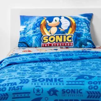 Sonic The Hedgehog Quilt, Sonic The Hedgehog Bedroom Decor, Sonic Themed Bedroom, Sonic Bedroom Ideas Kids Rooms, Sonic Room Ideas Boys, Sonic Room Decor, Sonic Bedroom Ideas, Sonic Bedroom, Sonic The Hedgehog Running