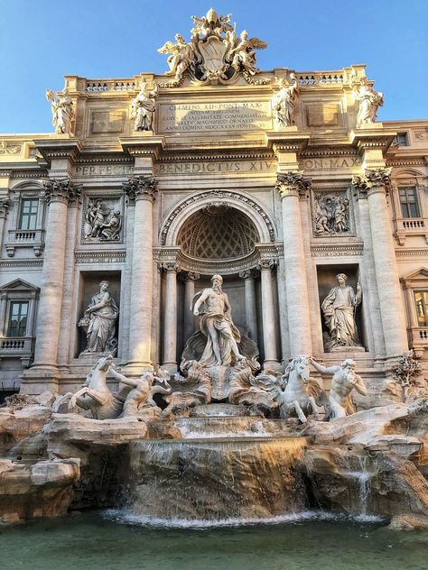 Trevi Fountain Tattoo, Ancient Rome Aesthetic Vintage, Greek Monuments Aesthetic, Roman Cathedral Aesthetic, Rome Statues Aesthetic, Italy Sculpture Aesthetic, Classic Building, European Architecture, Italian Garden