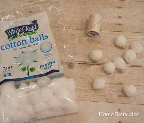 Cotton Ball Garland, Winter Wonderland Party Theme, Diy Christmas Ball, Winter Decorations Diy, Christmas Crafts For Kids To Make, Pom Garland, Ball Garland, Christmas Tree Decorations Diy, Winter Wonderland Party