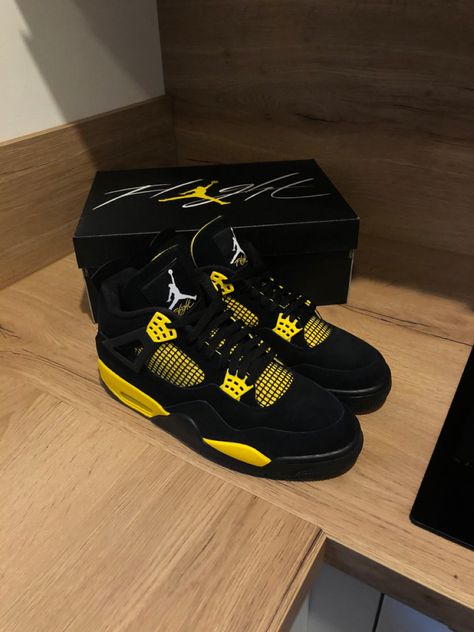 Jordan 4 Thunder, Jordan 4’s, Pretty Sneakers, Trendy Shoes Sneakers, Nike Fashion Shoes, Pretty Shoes Sneakers, Jordan 4s, Jordan Shoes Retro, All Nike Shoes