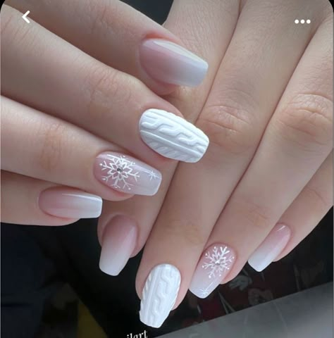 Sweater Snowflake Nails, Ombre Sweater Nails, Dip Powder Nails With Designs Winter, Christmas Nails With Sweater Nail, Sweater Winter Nails, Sweater Nail Art Designs, Cozy Winter Nails, Christmas Sweater Nail Designs, Winter Sweater Nail Designs