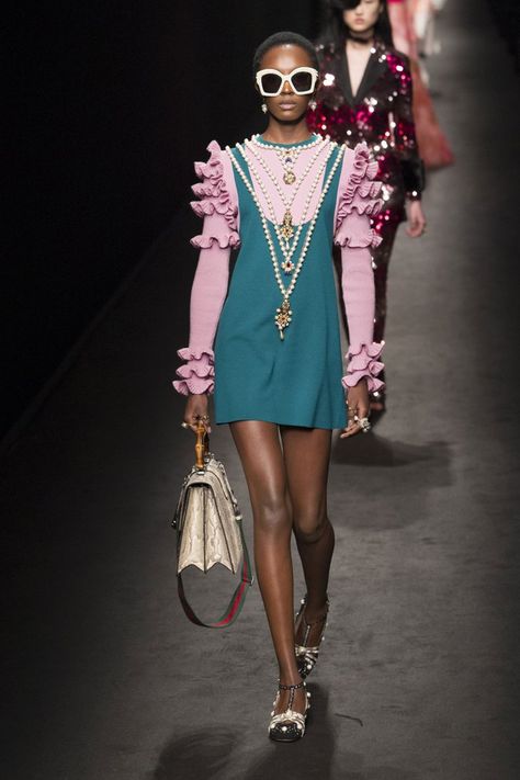 Runway Fashion Gucci, Gucci Fashion, 2016 Fashion, Fall 2016, Mode Inspiration, Milan Fashion Week, Couture Fashion, Look Fashion, World Of Fashion