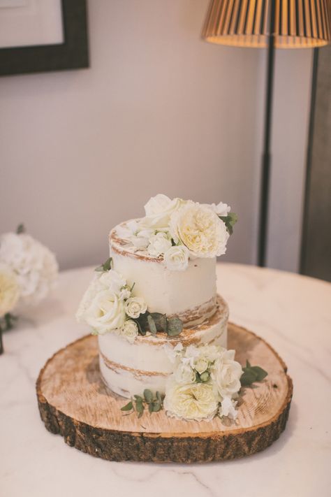 Barely Frosted Wedding Cake, Semi Naked Wedding Cake With Flowers, Wedding Cake Semi Naked, Wedding Cake Slice, Semi Naked Wedding Cake, White And Gold Wedding Cake, Fruit Wedding Cake, Semi Naked Cake