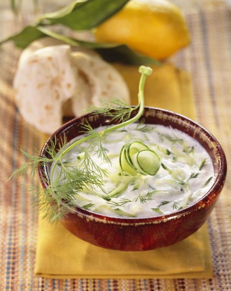 A yogurt-cucumber sauce with lots of garlic and olive oil is a traditional Greek tzatziki recipe which is often made and served in Germany. Cucumber Sauce Recipe, Greek Tzatziki Recipe, Cucumber Dip Recipe, Greek Yogurt Sour Cream, Turkish Yogurt, Greek Sauce, Cucumber Dressing, Tzatziki Recipe, Cucumber Dip