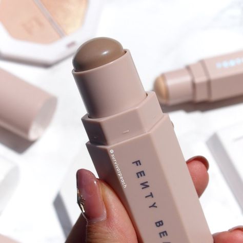 Contour Stick Fenty, Fenty Beauty Bronzer Stick, Fenty Cosmetics, Fenty Beauty Contour Stick, Fenty Beauty Contour, Fenty Bronzer, Fenty Beauty Bronzer, Sunflower Makeup, Best High End Makeup