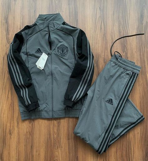 Track Pants Mens Fashion, Mens Joggers Outfit, Mens Dress Shoes Guide, Tracksuits For Men, Clothing Manufacturing, Sporty Wear, Track Pants Mens, Polo Shirt Design, Men Fashion Casual Shirts