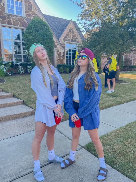 Iconic Duo Hoco Week, Frat Boy Outfits For Girls Costume Ideas, Frat Bro Costume, Frat Boy Costume For Girls Outfit, Frat Boys Halloween Costume, Frat Boy Costume, Frat Boy Outfit, Meme Spirit Day Outfits, School Spirit Face Paint