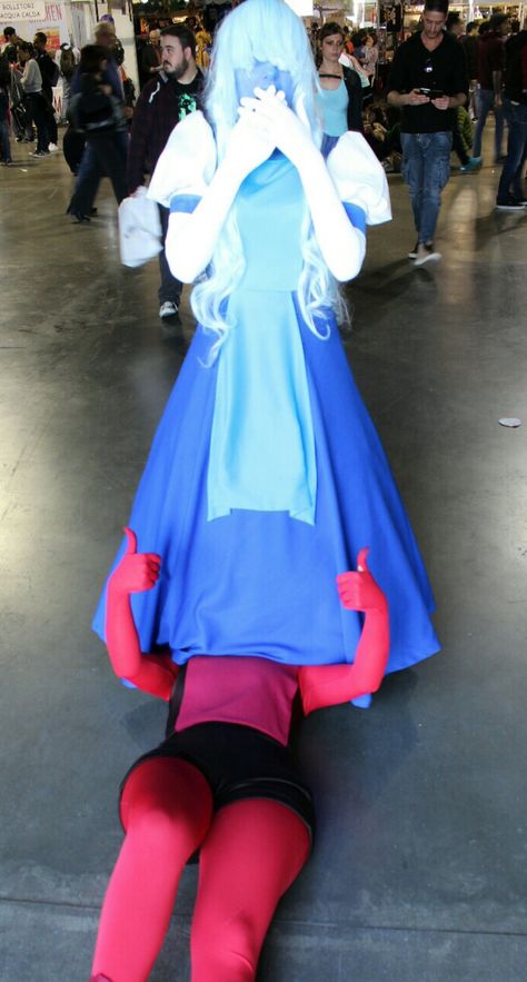 Ruby And Sapphire Cosplay, Garnet Cosplay, Sapphire Steven Universe, Steven Universe Cosplay, Steven Universe Ships, Steven Universe Diamond, Magic Places, Steven Universe Memes, Steven Universe Funny