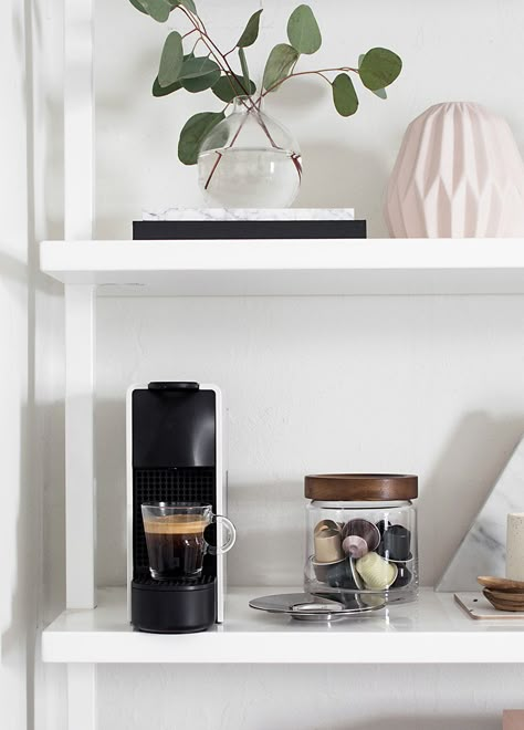 Essenza Mini Nespresso, Nespresso Coffee Corner, Nespresso Station Coffee Corner, Nespresso Station, Nespresso Coffee Station, Nespresso Coffee Station Ideas, Mini Coffee Station, Espresso Station, Nespresso Essenza Mini