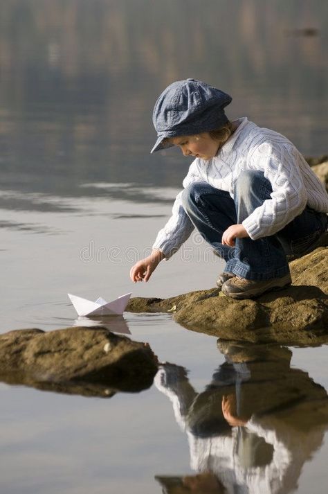 Paper Boats, Family Boats, Make A Boat, Origami Boat, Build Your Own Boat, Paper Boat, Boat Race, How To Fold, Airbrush Art