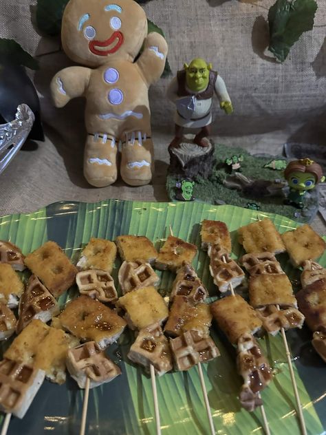 Adult Shrek birthday party  | CatchMyParty.com Shrek And Fiona Birthday Party Ideas, Shrek 1st Birthday Party, Shrek First Birthday Party, Shrek Snacks, Shrek Baby Shower Ideas, Shrek Party Food, Shrek Themed Food, Shrek Birthday Party Ideas, Shrek Themed Birthday Party