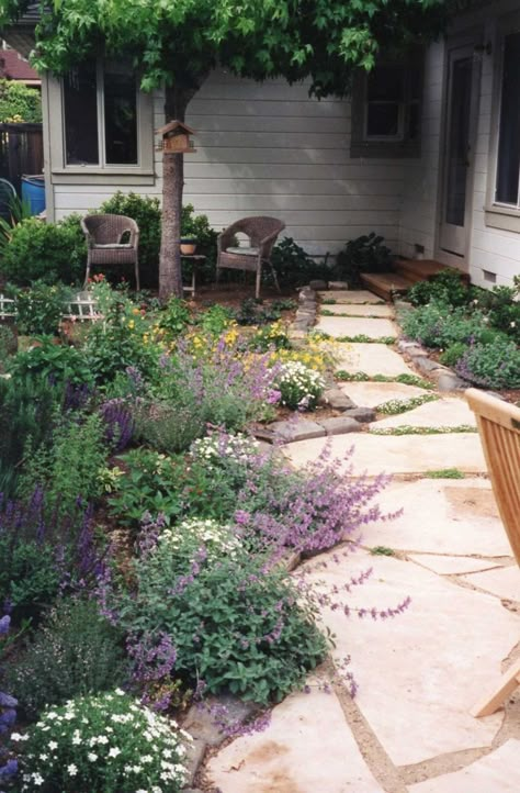 Rustic Paver Patio Ideas, Flagstone Garden Path, Flagstone Flower Bed, Flagstone Entryway, Flagstone Walkway To Front Door, Flagstone Patio Ideas, Flagstone Pathway Side Of House, Flagstone Pathway On Slope, Dg And Flagstone Patio