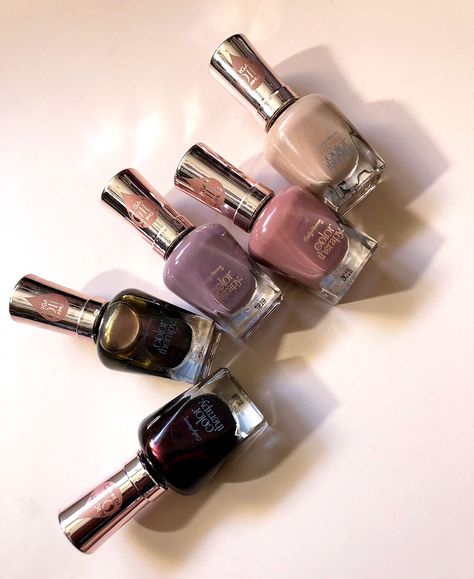 Sally Hansen Red Carpet, Sally Beauty Nail Polish, Sally Hansen Xtreme Wear, Pretty Nails For Summer, Sally Hansen Insta Dri, Sally Hansen Color Therapy, Real Diamond Earrings, Sally Hansen Nails, Fall Nail Trends