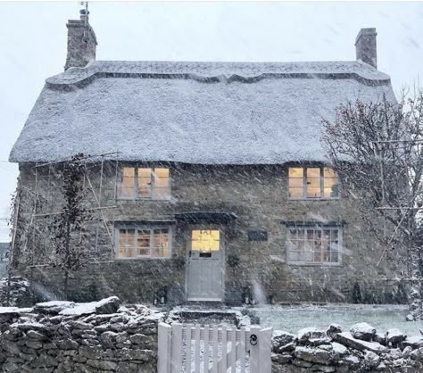 Snow Falling, A Christmas Carol, Stone Cottage, Winter Magic, Winter Scenery, Best Seasons, Stone House, Christmas Vacation, Winter Aesthetic