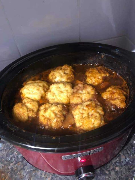 Beef Stew and Dumplings - Slow Cooker Tip Silverside Slow Cooker, Beef Stew And Dumplings, Slow Cooker Lasagne, Pressure Cooker Beef Stew, Beef Stew With Dumplings, Instant Pot Stew, Braised Steak, Stew And Dumplings, Slow Cooker Baking