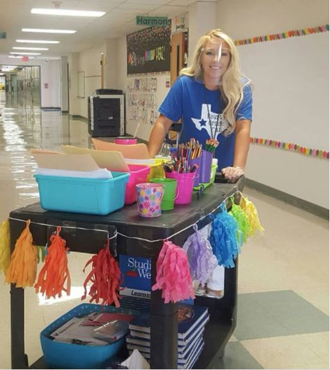 Teacher-tested and approved tips for when you may not have a permanent classroom. Ms. Harmon advised fellow teachers to “embrace cart life!”. Check out more of our teacher tips on our site! Image credit: @ms_harmon_in_color Teacher Cart Decorating Ideas, Teaching From A Cart Organization, Portable Classroom Ideas, Traveling Teacher Cart Organization, Teaching On A Cart, Mobile Teacher Cart, Floating Teacher Cart, Teaching From A Cart, Mobile Classroom Cart Traveling Teacher