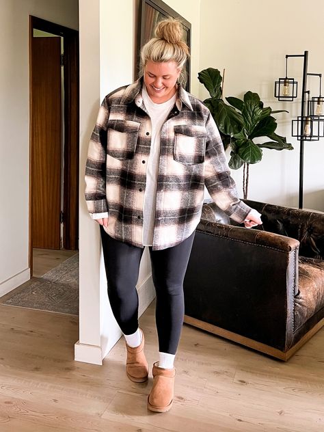 Casual Leggings Outfit Fall, Curvy Winter Outfits, Winter Outfits Tumblr, Ugg Outfits, Winter Outfits 2019, Plus Size Outfits Casual, Short Ugg, Winter Outfits Ideas, Plus Size Winter Outfits