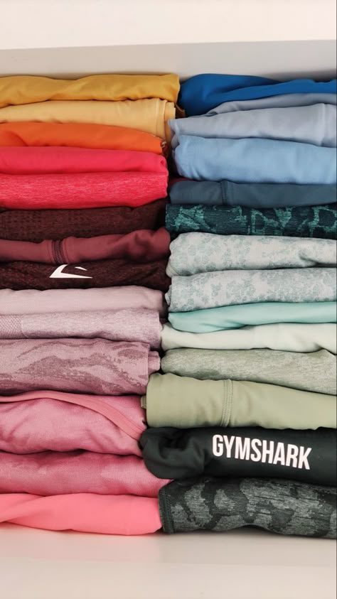 Gym Clothes Drawer, Gym Clothes Collection, Gym Closet Aesthetic, Gym Shark Outfit Aesthetic, Gym Shark Clothes, Gym Closet Organization, Gym Shark Aesthetic, Gym Clothes Closet, Gymwear Aesthetic