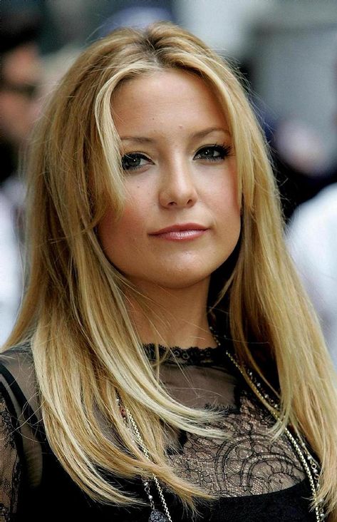 Kate Hudson. Not sure I have the patience to grow it this long. Kate Hudson Bangs, Kate Hudson Hairstyles, Kate Hudson Hair, Auburn Blonde Hair, Goldie Hawn, Holy Moly, Kate Hudson, Beauty Hair, Straight Hair