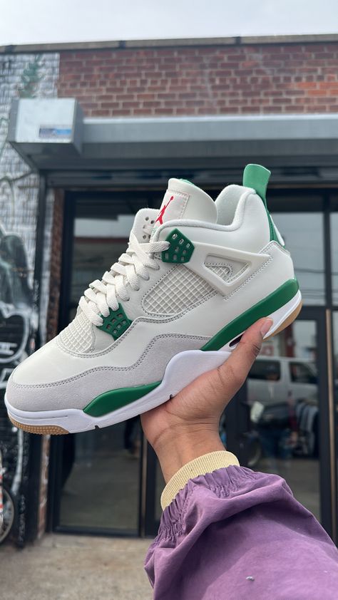 Jordan Retro 4, Logo Game, Jordan 4s, Buy Jordans, Game Cover, Retro 4, Jordan 4 Retro, Air Jordan 4 Retro, Air Jordan 4