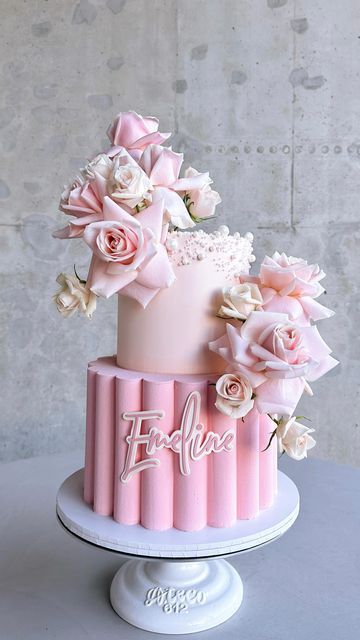 Scallop Cake, K Cake, Fondant Designs, Scalloped Cake, Tall Cake, Different Types Of Cakes, Aesthetic Cake, Tall Cakes, Flower Theme