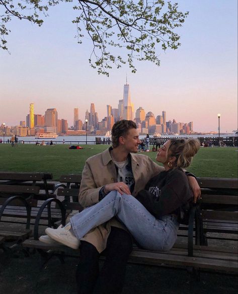 Nyc Photoshoot Ideas, Fall Couple Outfits, New York Aesthetic Winter, Delaney Childs, Couple Pose Ideas, Nyc Pics, Nyc Photoshoot, Couple Inspo, 2023 Love