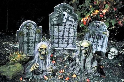 15+ Outdoor Halloween Decoration Ideas Everyone Should Try – HomeCrux Halloween Graveyard Decorations, Zombie Halloween Decorations, Gothic Halloween Decorations, Spooky Outdoor Halloween Decor, Zombie Decorations, Halloween Gravestones, Halloween Garden Decorations, Halloween Graveyard, Halloween Tombstones