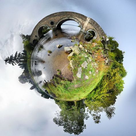 David Jackson, a British photographer, uses a technique called stereographic projection to turn landscapes and familiar landmarks into mini planets. Stereographic projection is a form of digital processing that shows a 360-degree spherical panorama as a flat image. 360 Degree Photography, Panorama 360, Tiny Planet, 360 Photography, Panorama Photography, A Level Photography, Small Planet, Panoramic Photography, Creative Landscape