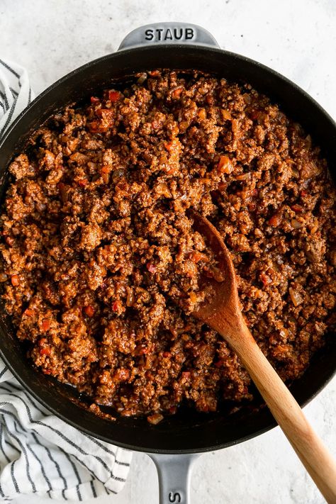 This Healthy Sloppy Joes recipe is an upgraded comfort-food dish made with simple, real food ingredients. It gets cooked on the stovetop in 35 minutes and is a great make-ahead recipe that you can store in the freezer for a quick-to-reheat weeknight meal. Serve it over baked sweet potatoes or sandwich buns for a filling, high-protein recipe the whole family will look forward to eating. Healthy Sloppy Joe Recipe, Healthy Sloppy Joes, Healthy Ground Beef Recipes, Real Food Dietitians, Healthy Ground Beef, Joe Recipe, Ground Beef Recipes Healthy, Sloppy Joes Recipe, Wellness Recipes