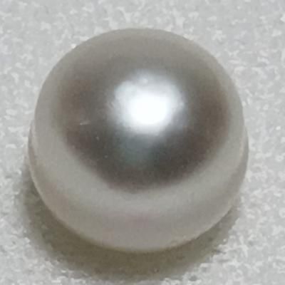 Basra Natural Pearl High Luster 2.31 Carats: Type of pearl: Basra Natural Pearl   Weight: 2.31 carats  Shape: Circled Button  Size: 7.03 x 7.06 x 6.39mm  Color: Light Cream  Location of Origin: Bahrain Clam Pearl, Natural Pearl Jewelry, Conch Pearl, Pearl Farm, Light Cream, Basic Jewelry, Art Story, 2 Carat, Tahiti