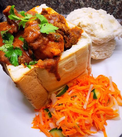 Here's the step by step guide on preparing this South African cuisine - how to make mutton bunny chow recipe. A Durban classic recipe. Lamb Curry Recipes South Africa, Lamb Shawarma Recipe, African Food Recipes, Expensive Restaurants, Chow Recipe, South African Dishes, Bunny Chow, Shawarma Recipe, Africa Food