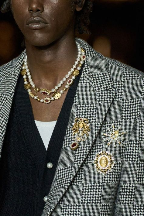 Louis Vuitton Menswear, 2024 Menswear, Menswear Fashion Show, Mens Trends, Menswear Fashion, Streetwear Men Outfits, Louis Vuitton Men, Menswear Collection, Mens Accessories Fashion