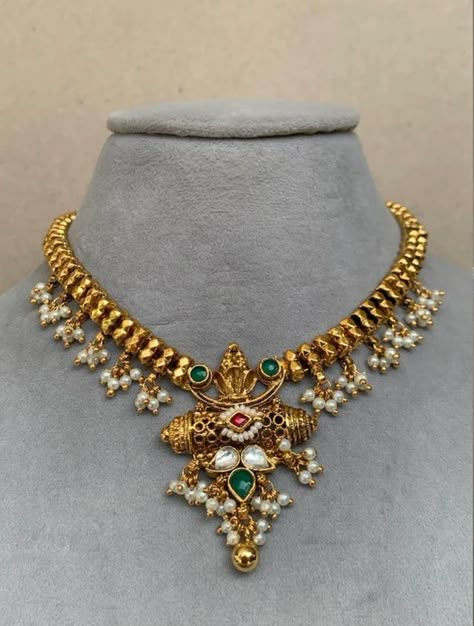 Hkaurjewels - Etsy Traditional Necklace Designs Gold Indian, Antique Gold Necklace Set, Heavy Gold Necklace Indian, Simple Gold Necklace Designs, Indian Jewellery Gold, Indian Gold Necklace Designs, Pearl Locket, Vintage Indian Jewelry, Short Necklaces