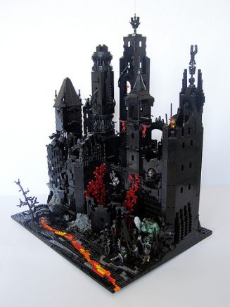 P8100458 Black Castle Minecraft, Minecraft Dark Castle, Dark Castle Minecraft, Castle Black, Brick Lego, Lego Halloween, Lego Buildings, Dark Wizard, Lego Sculptures