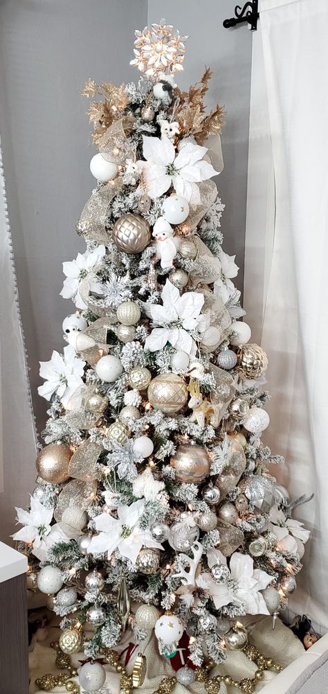 Champagne and White Christmas tree Christmas Tree Ideas Champagne And White, Champagne White Christmas Tree, Silver White And Champagne Christmas Tree, White And Gold Christmas Staircase, White Mesh Christmas Tree, White Beige Silver Christmas Tree, Christmas Tree Themes White And Gold, Neutral White Christmas Tree, Christmas Tree Champagne And White