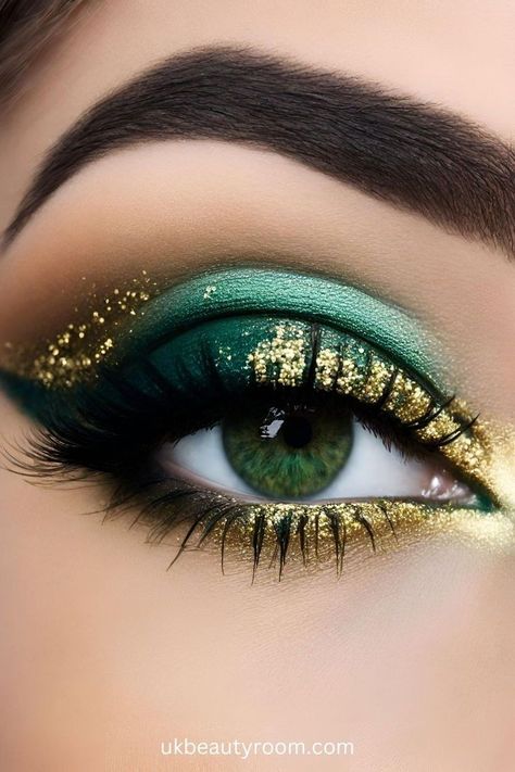 Boho Makeup Looks Wedding, Blue Eye Makeup Outfit, Smokey Eye Makeup Step By Step Blue Eyes, Blue Makeup For Green Eyes, Vibrant Eyeshadow Looks, Blue And Green Eyeshadow Looks, Gold And Green Makeup, Dark Green Makeup Looks, Teal Makeup Looks