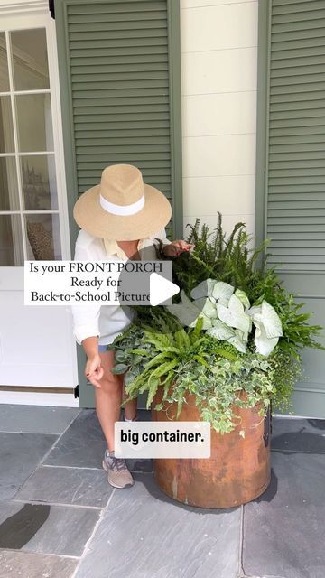 Carmen Johnston Gardens on Instagram: "One of my favs for the front porch mostly SHADE 💚" How To Fill Tall Planters Flower Pots, Pot Flowers Ideas Planters, Large Flower Pot Ideas Outdoor Planters, Front Porch Container Ideas, Front Porch Potted Plant Ideas, Plants Front Porch, Outdoor Flower Pot Ideas, Pot Landscaping, Planters For Front Porch